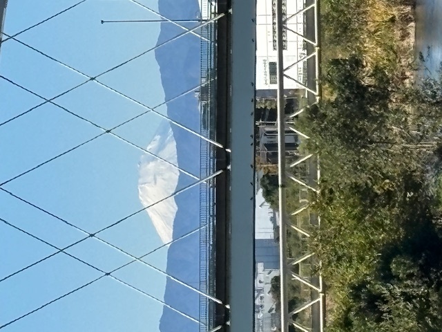 鴨居からの富士山